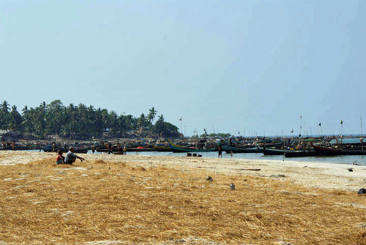 Fischerdorf am Strand von Nagapali